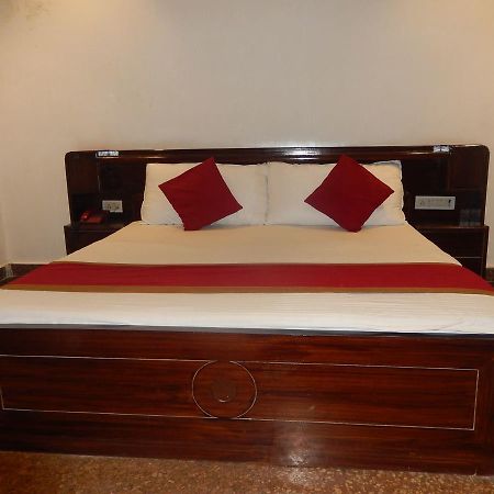 White House Tourist Lodge Nueva Delhi Exterior foto