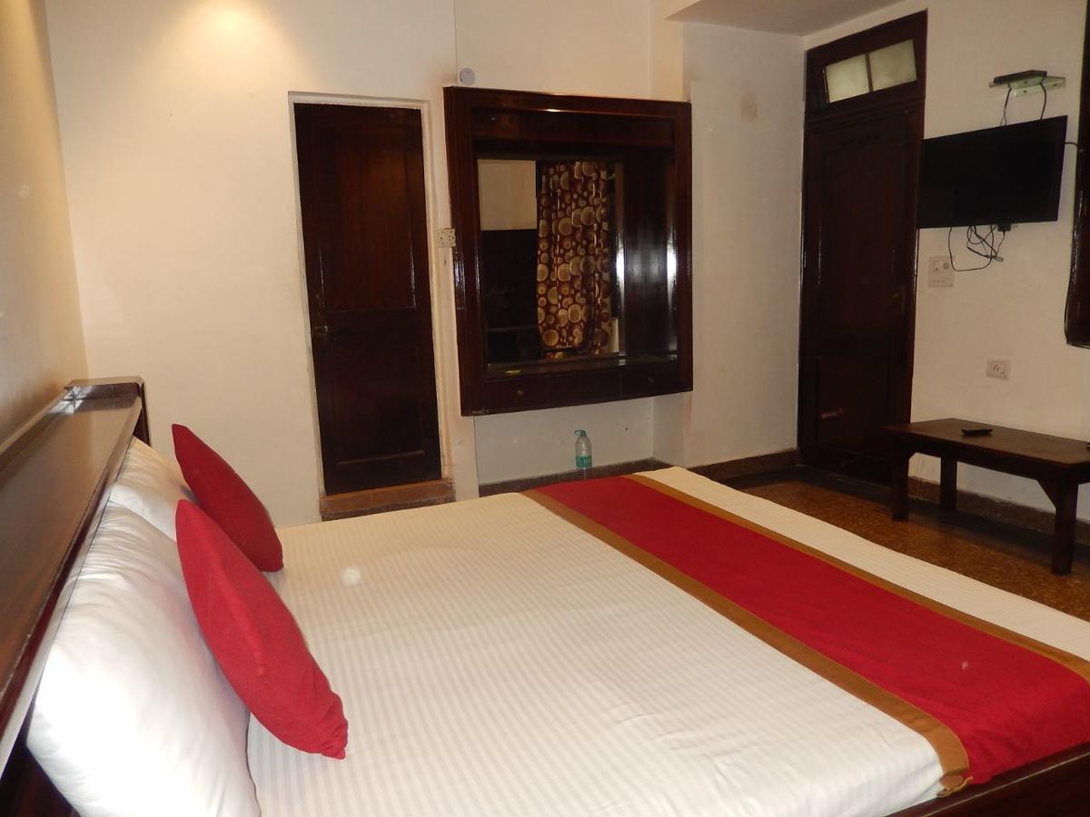 White House Tourist Lodge Nueva Delhi Exterior foto