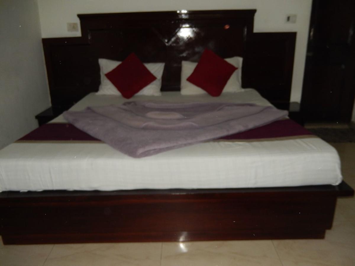 White House Tourist Lodge Nueva Delhi Exterior foto